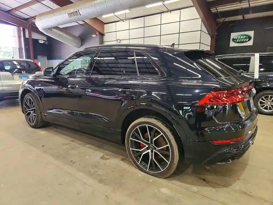 WA1FVAF11KD046511 2019 AUDI Q8-1