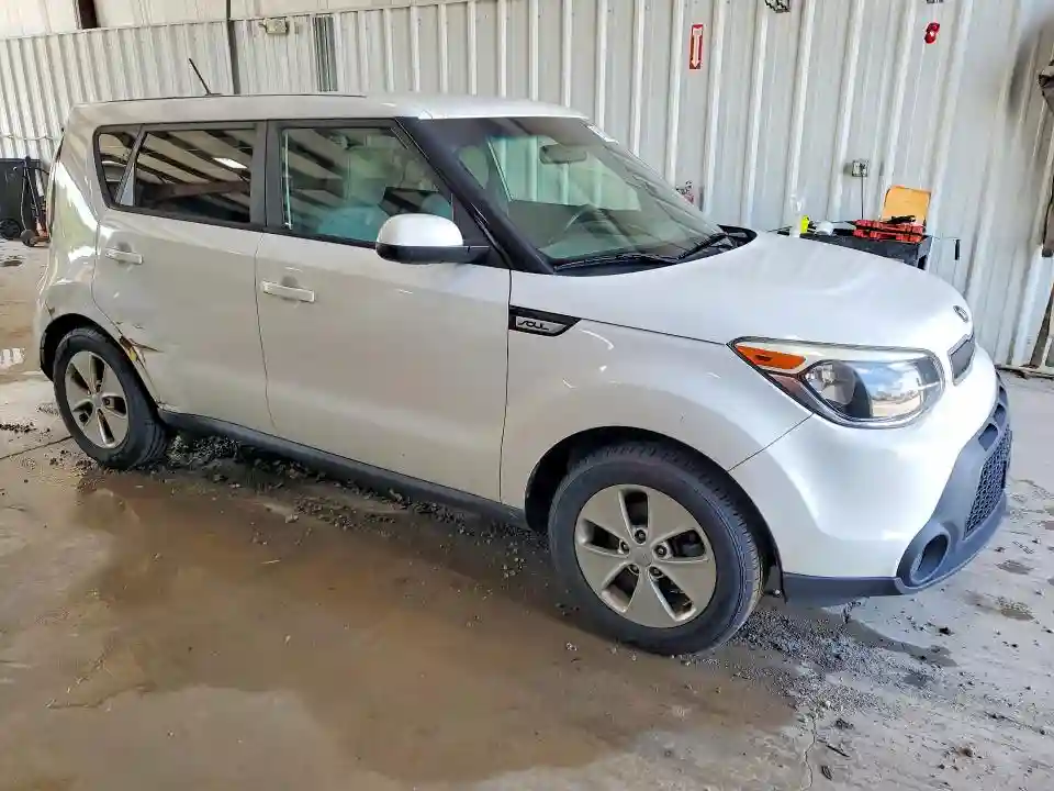 KNDJN2A27G7334948 2016 KIA SOUL BASE-3
