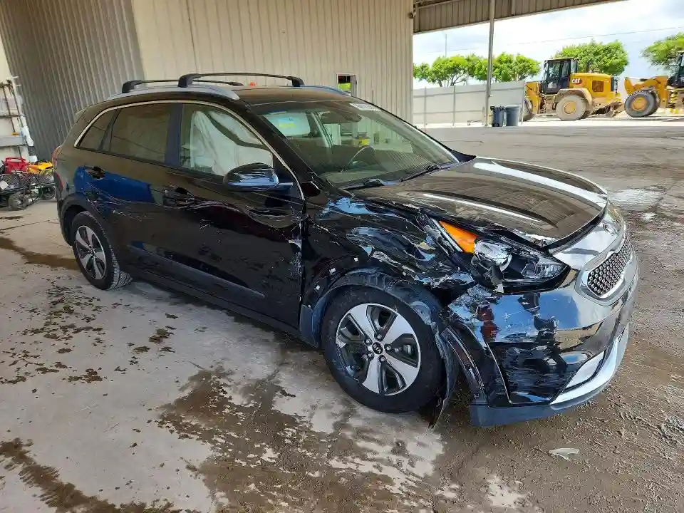 KNDCB3LCXH5082431 2017 KIA NIRO-3