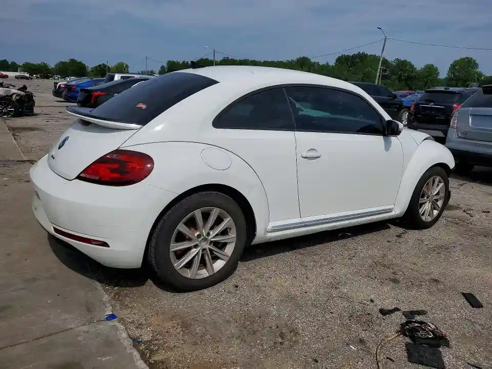 3VWFD7AT4JM714189 2018 VOLKSWAGEN BEETLE-2