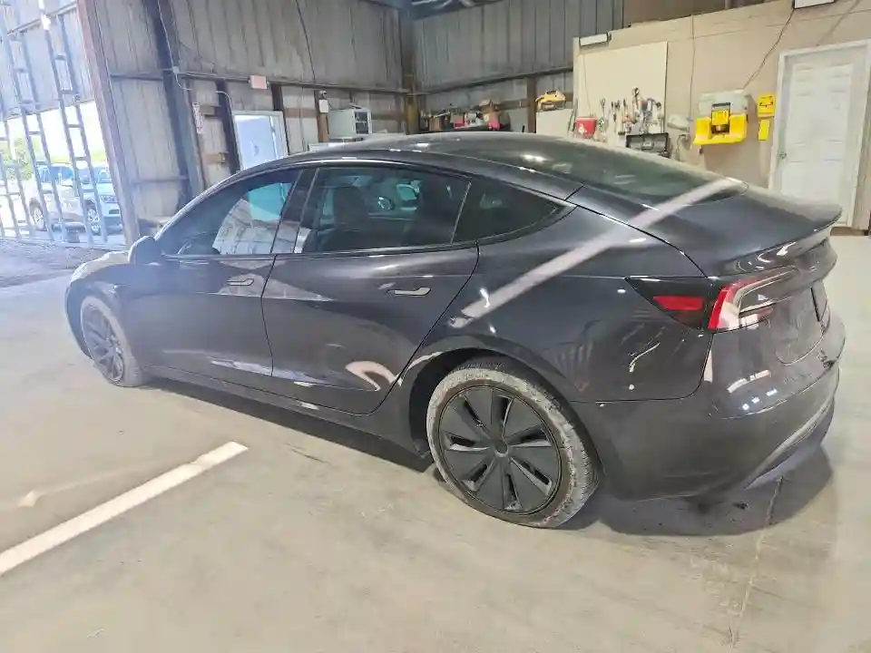 5YJ3E1EBXRF836833 2024 TESLA MODEL 3-1