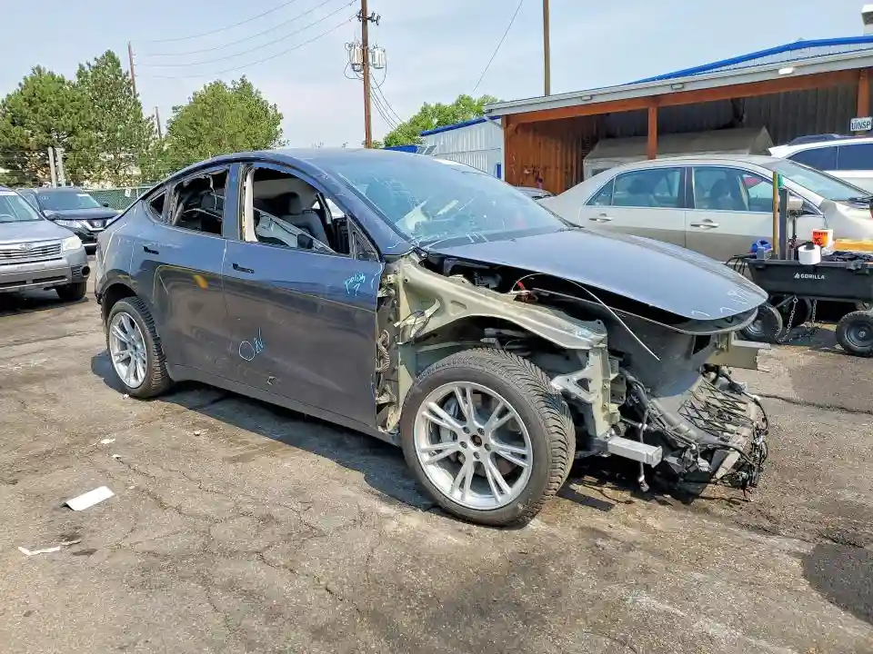 7SAYGDEF4PA049300 2023 TESLA MODEL Y-3