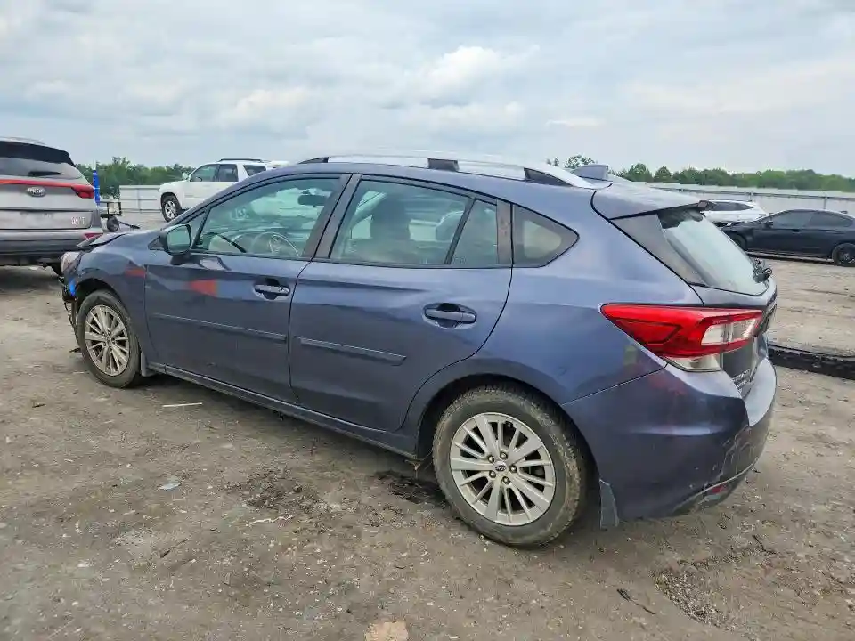 4S3GTAB64H3751898 2017 SUBARU IMPREZA-1