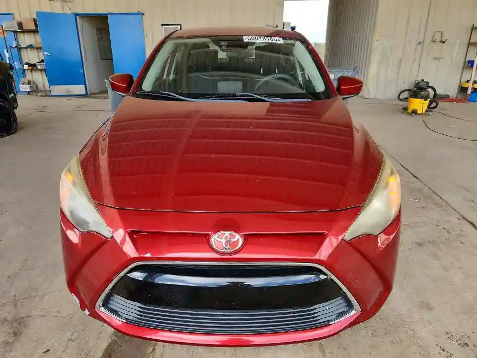 3MYDLBYV1JY302636 2018 TOYOTA YARIS-4