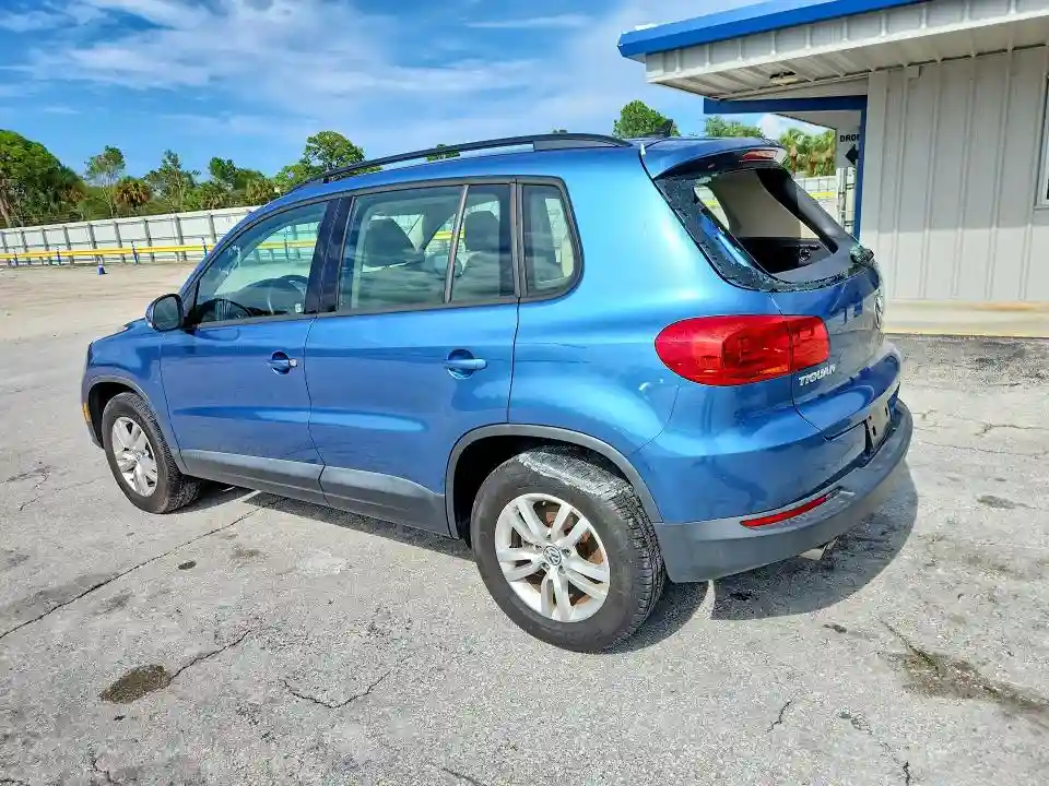 WVGAV7AX8HK037951 2017 VOLKSWAGEN TIGUAN-1