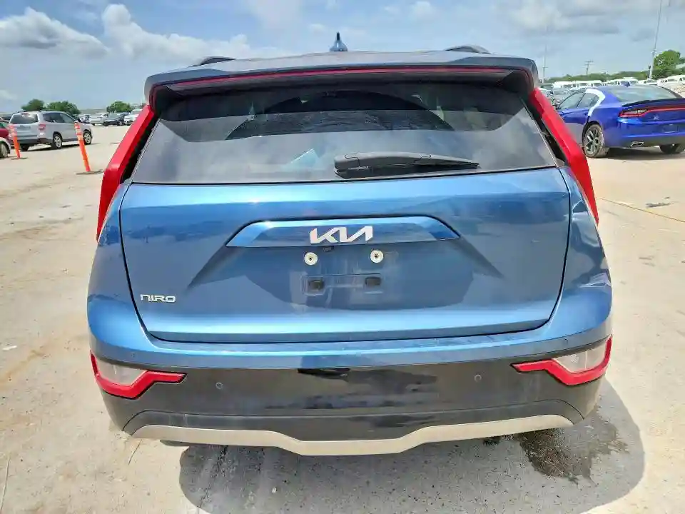 KNDCR3L18P5062008 2023 KIA NIRO-5