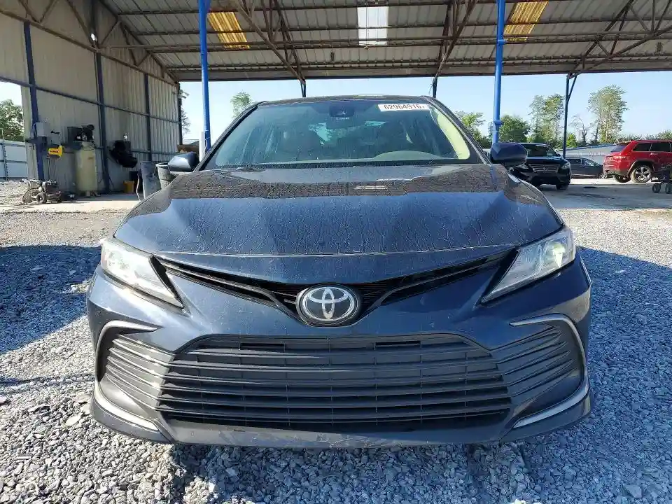 4T1C11AKXMU556827 2021 TOYOTA CAMRY-4
