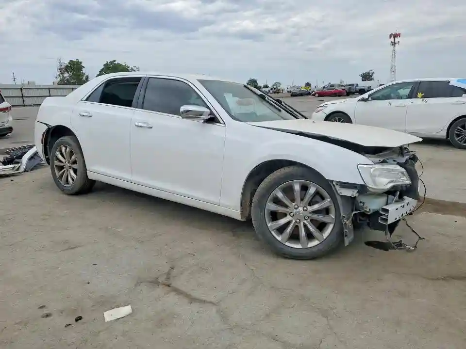 2C3CCAKG9JH250486 2018 CHRYSLER 300-3
