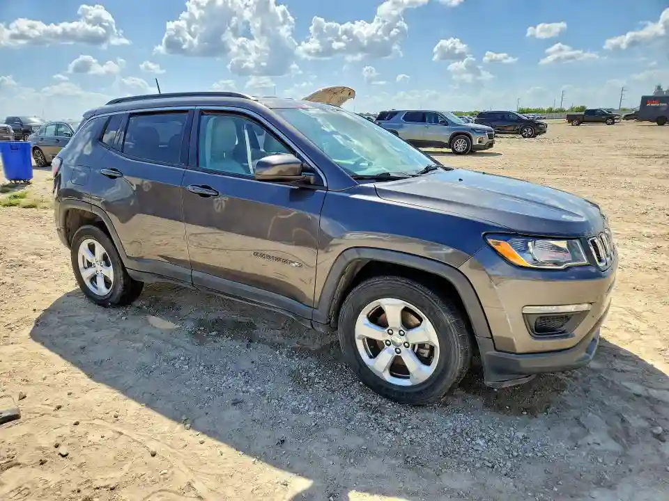 3C4NJDBBXJT315658 2018 JEEP COMPASS-3