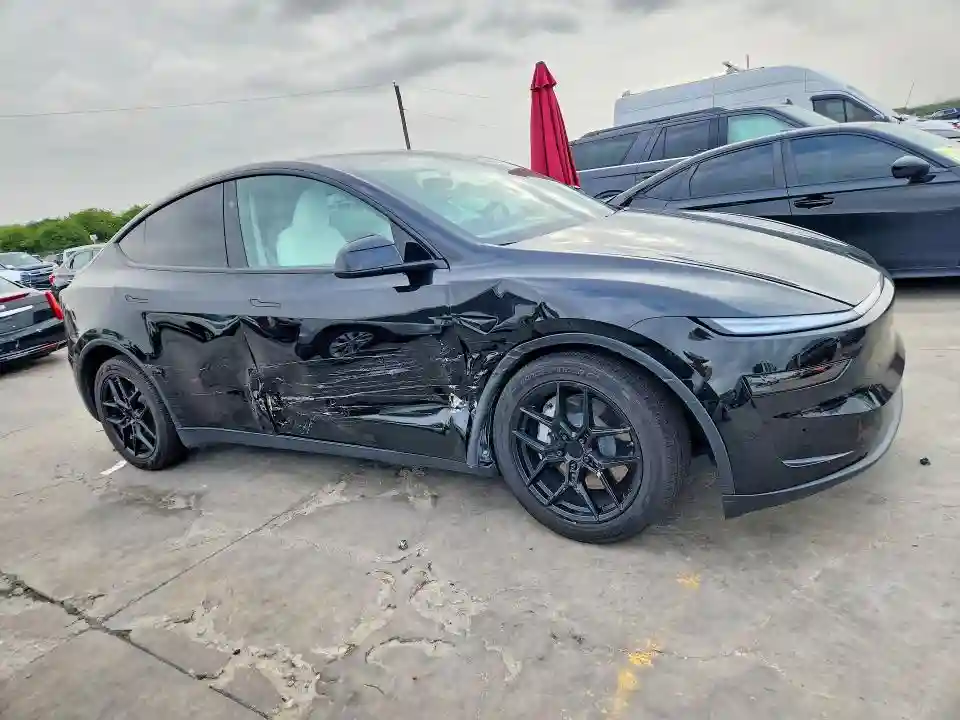 7SAYGDEDXTF425767 2026 TESLA MODEL Y-3