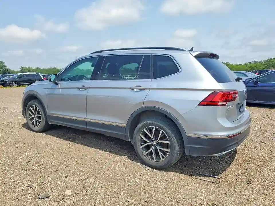 3VV2B7AX8LM015596 2020 VOLKSWAGEN TIGUAN-1