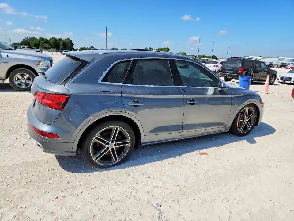 WA1A4AFY5J2123708 2018 AUDI SQ5-2