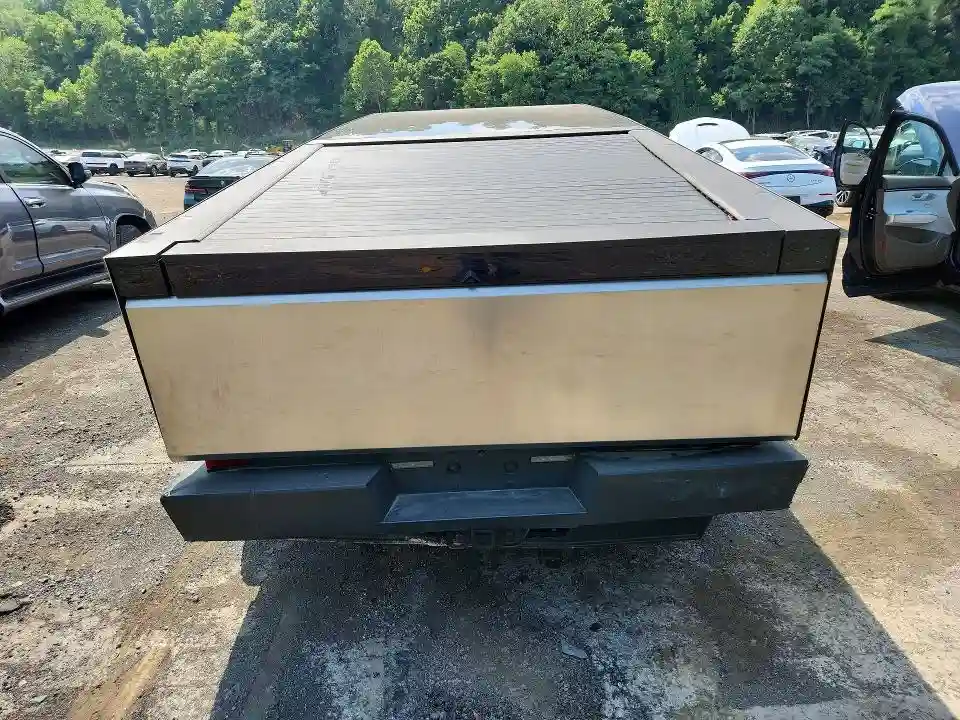 7G2CEHED0TA090176 2026 TESLA CYBERTRUCK-5