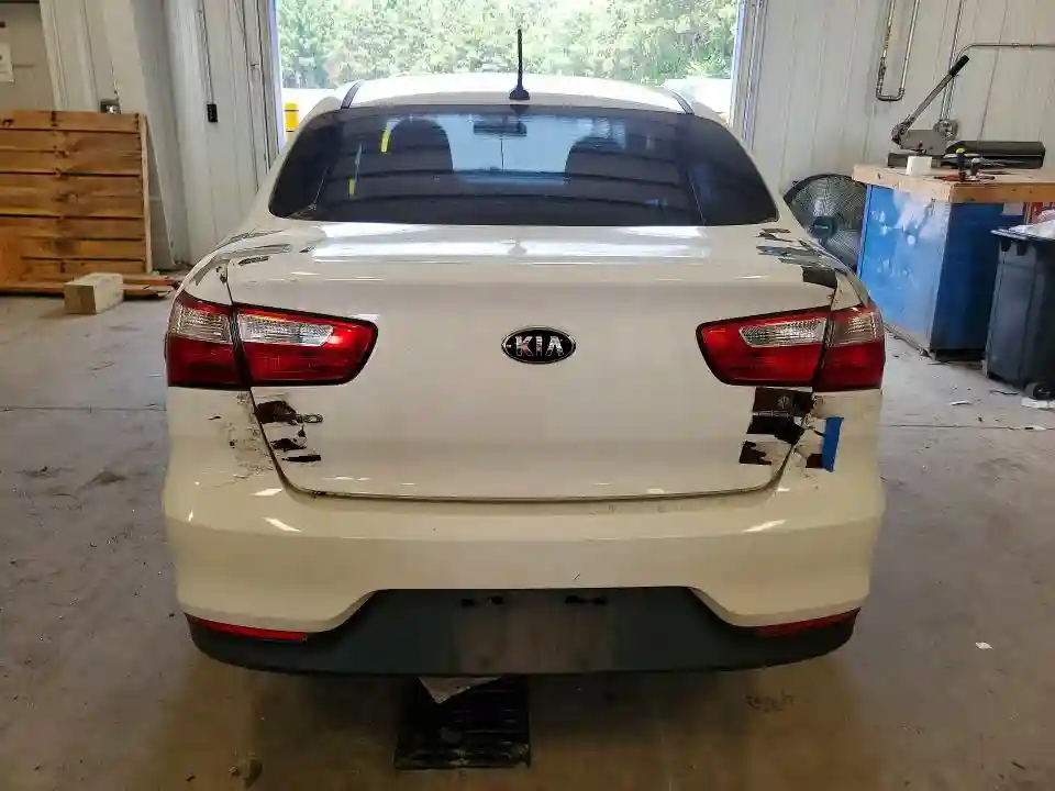 KNADM4A38H6025661 2015 KIA RIO-5