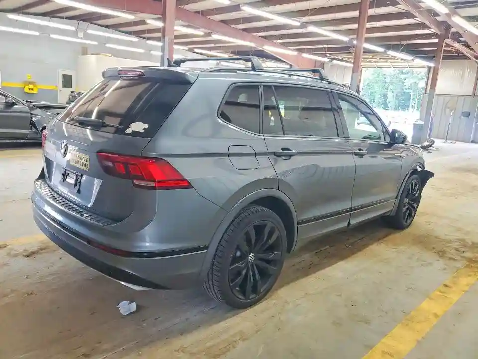 3VV3B7AX8LM162473 2020 VOLKSWAGEN TIGUAN-2