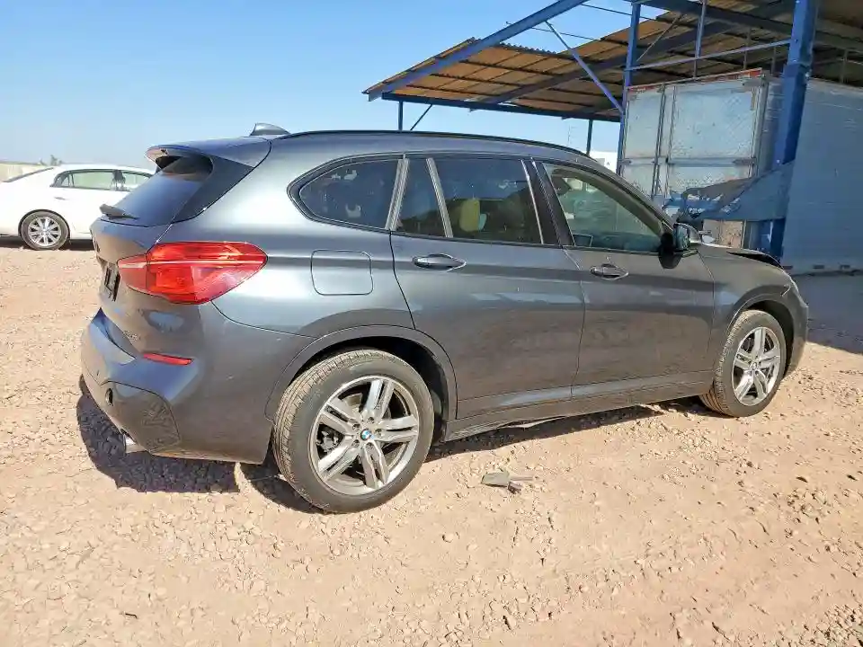 WBXHT3C35J5L32105 2018 BMW X1-2