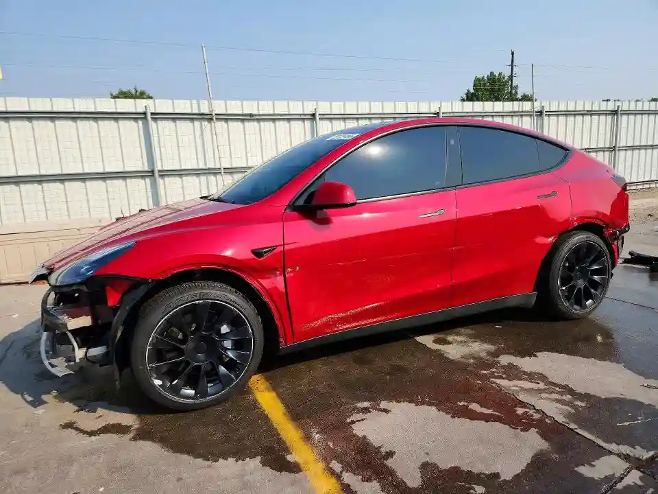7SAYGAEE7PF866818 2023 TESLA MODEL Y-0