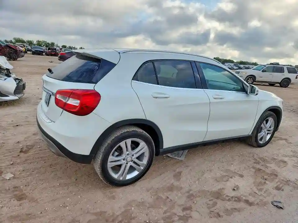 WDCTG4EB9HJ336062 2017 MERCEDES-BENZ GLA-CLASS-2