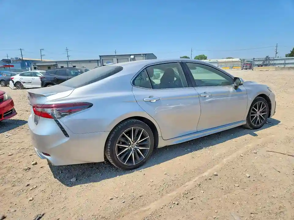 4T1G11AKXMU565223 2021 TOYOTA CAMRY-2