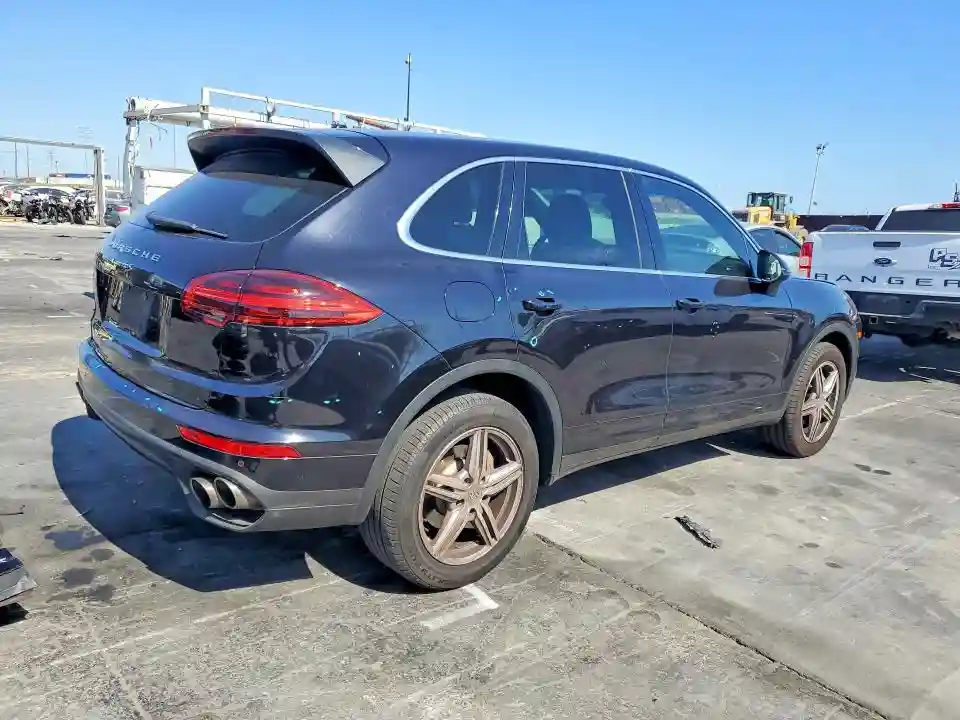 WP1AB2A28FLA56123 2015 PORSCHE CAYENNE-2