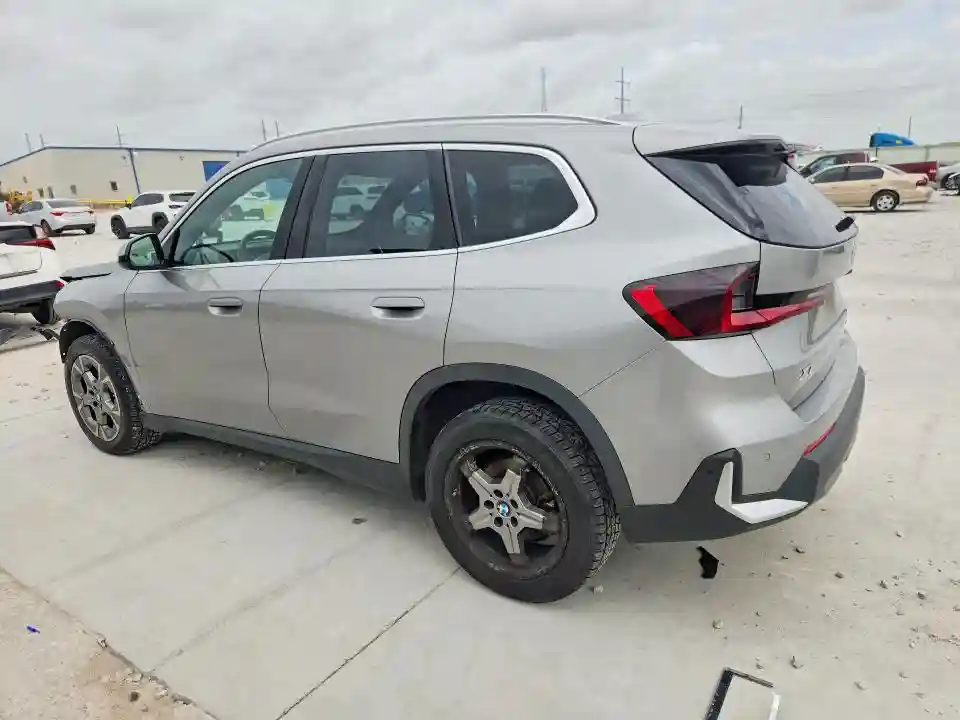 WBX73EF05P5W46015 2023 BMW X1-1