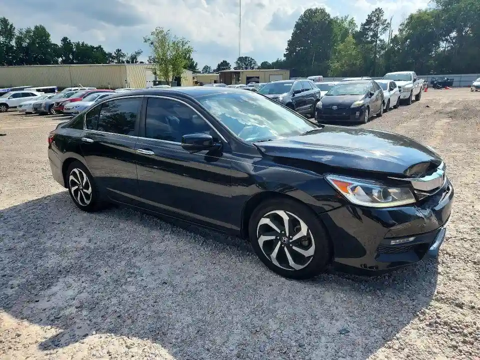 1HGCR2F90HA216877 2017 HONDA ACCORD-3