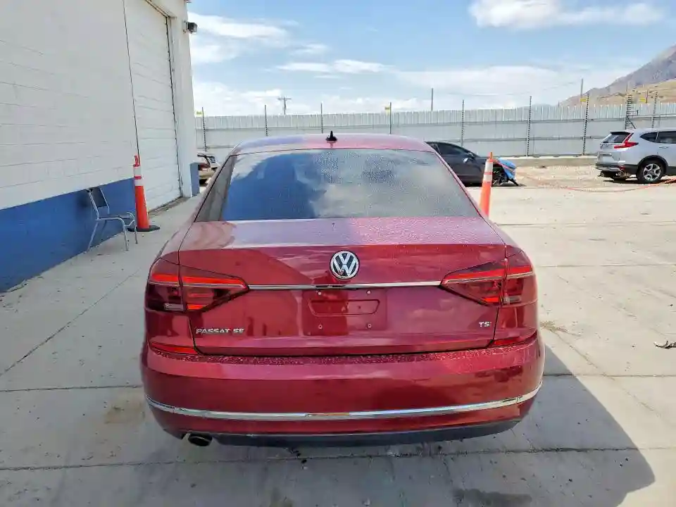1VWGT7A33HC025800 2017 VOLKSWAGEN PASSAT-5