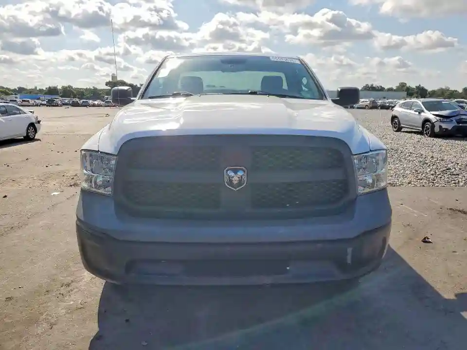 3C6JR6DG2KG705912 2019 RAM 1500-4