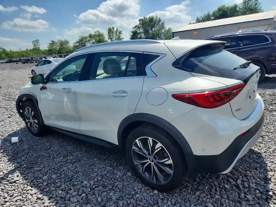 SJKCH5CR3JA052468 2018 INFINITI QX30-1