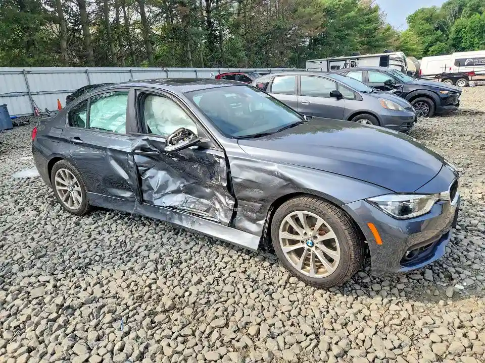 WBA8E5G57JNV01892 2018 BMW 3 SERIES-3