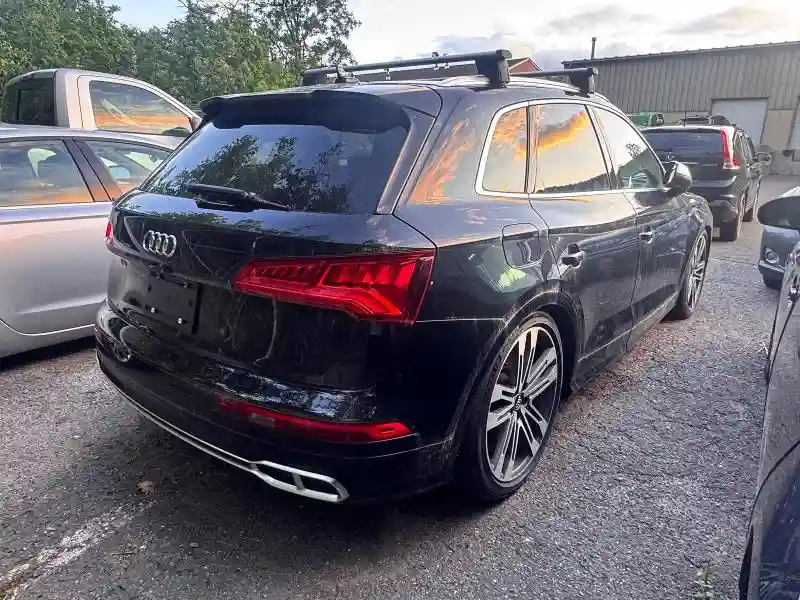 WA1A4BFY2J2020221 2018 AUDI SQ5-3
