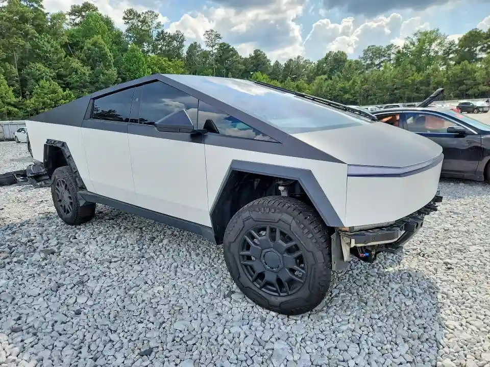 7G2CEHED5RA021539 2024 TESLA CYBERTRUCK-3