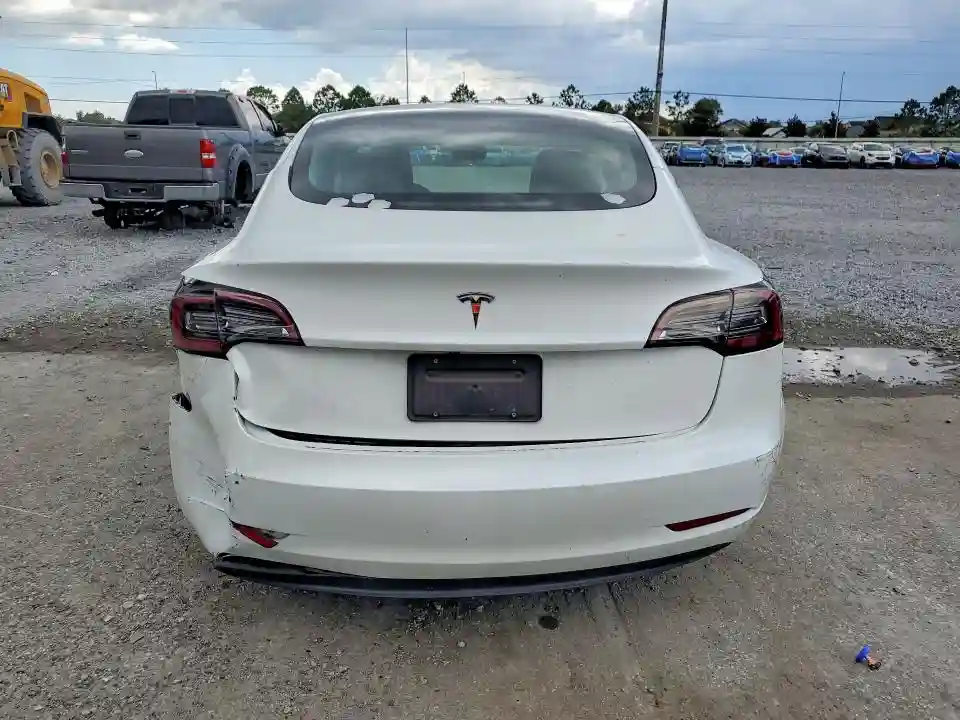 5YJ3E1EAXPF385844 2023 TESLA MODEL 3-5