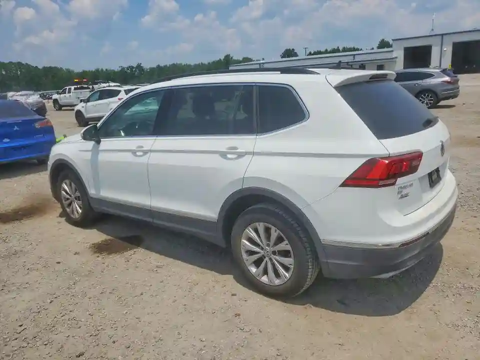 3VV3B7AX7JM073958 2018 VOLKSWAGEN TIGUAN-1