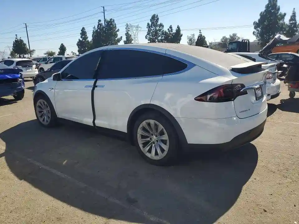 5YJXCBE2XGF003883 2016 TESLA MODEL X-1