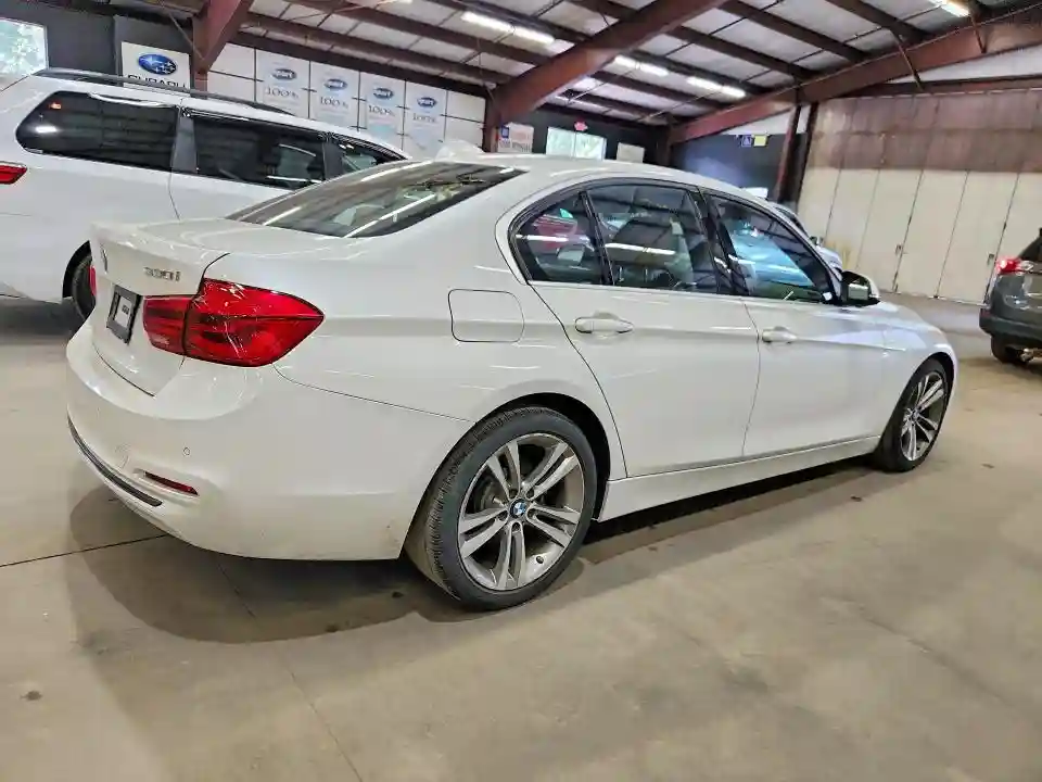 WBA8B9G37HNU56381 2017 BMW 3 SERIES-2