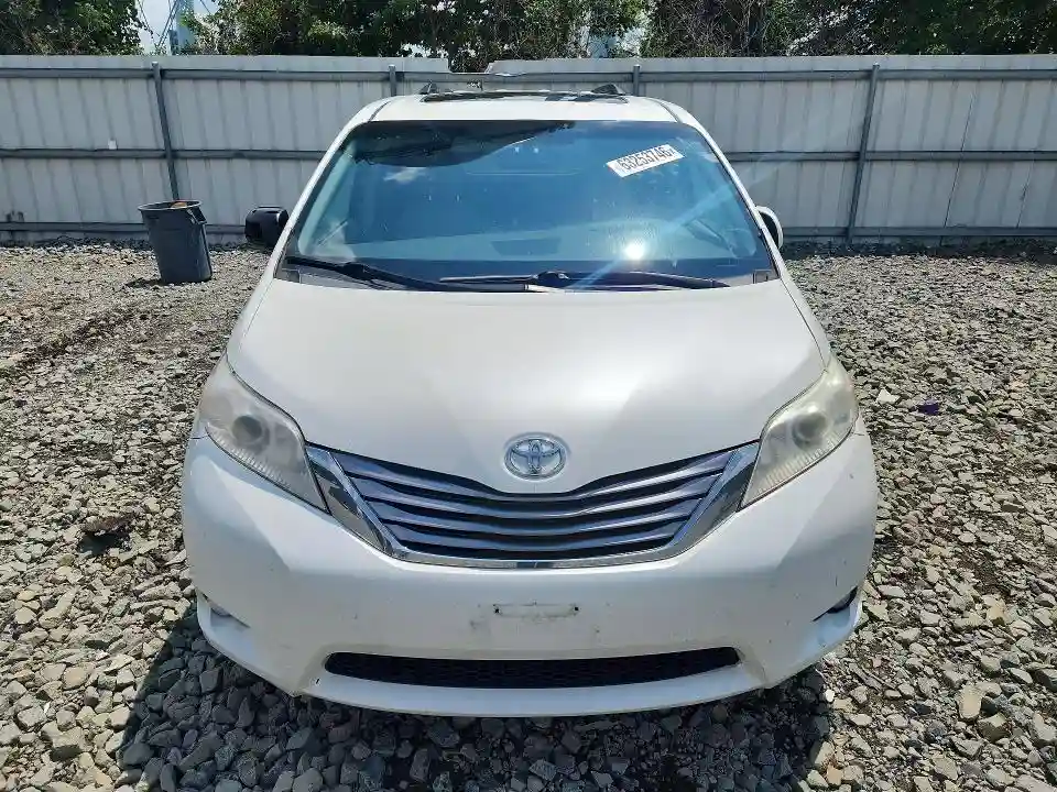 5TDDZ3DC7HS176730 2017 TOYOTA SIENNA-4