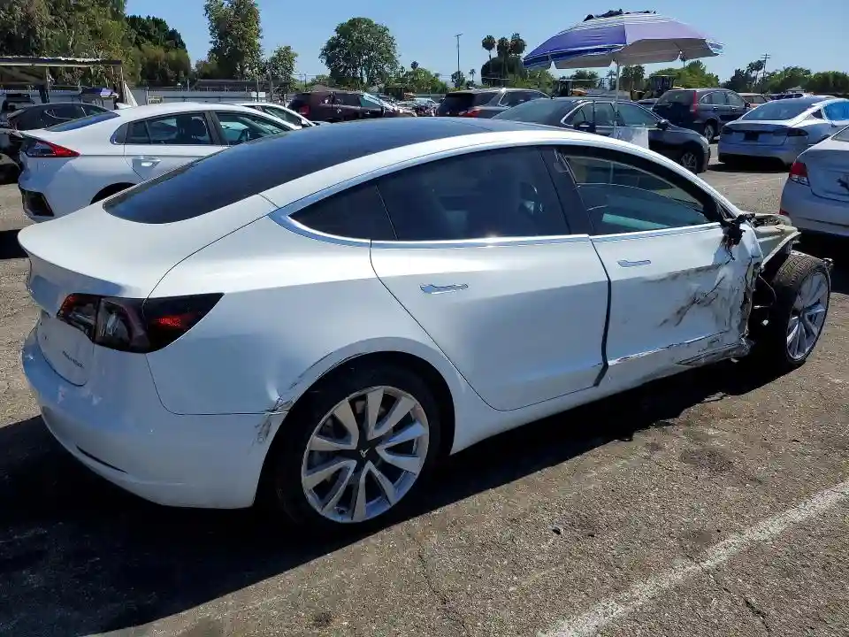 5YJ3E1EB8JF135552 2018 TESLA MODEL 3-2