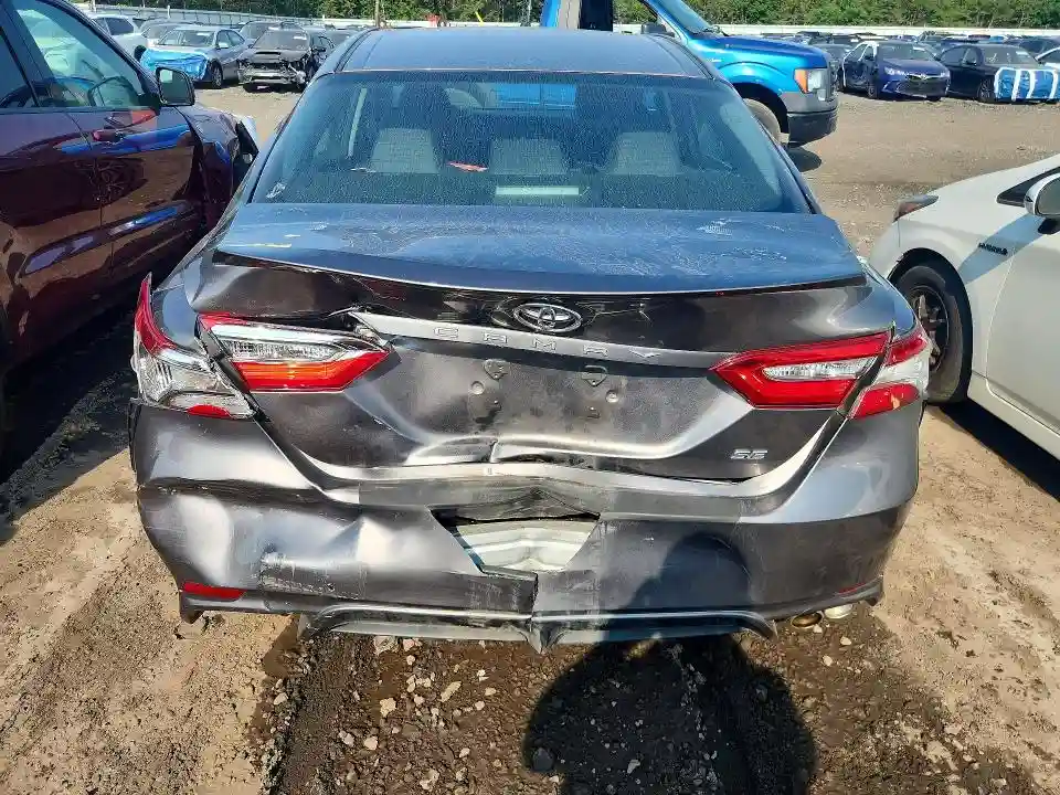 4T1B11HK9JU053819 2018 TOYOTA CAMRY-5