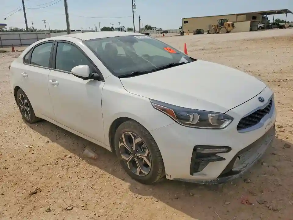 3KPF24AD8ME339339 2021 KIA FORTE-3