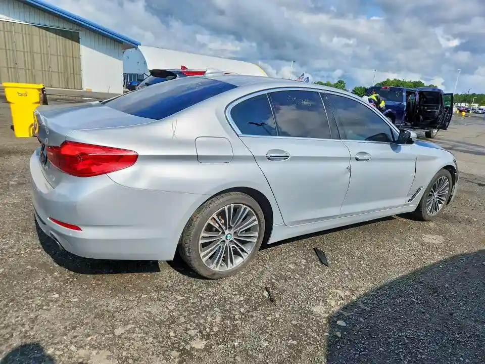 WBAJA7C55JWC75489 2018 BMW 5 SERIES-2