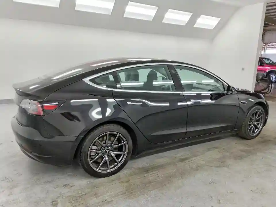 5YJ3E1EA8JF013863 2018 TESLA MODEL 3-2