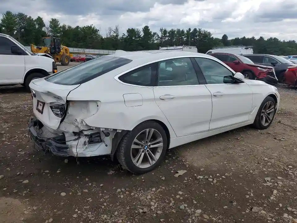 WBA8Z9C51JG827807 2018 BMW 3 SERIES-2