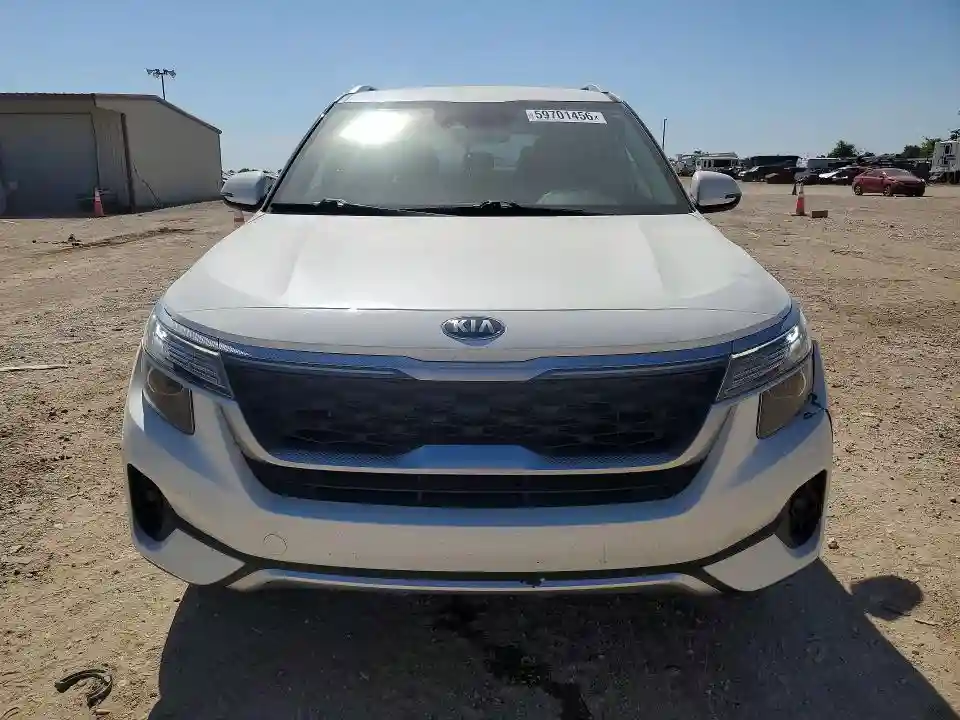 KNDEUCAA2M7158632 2021 KIA SELTOS-4