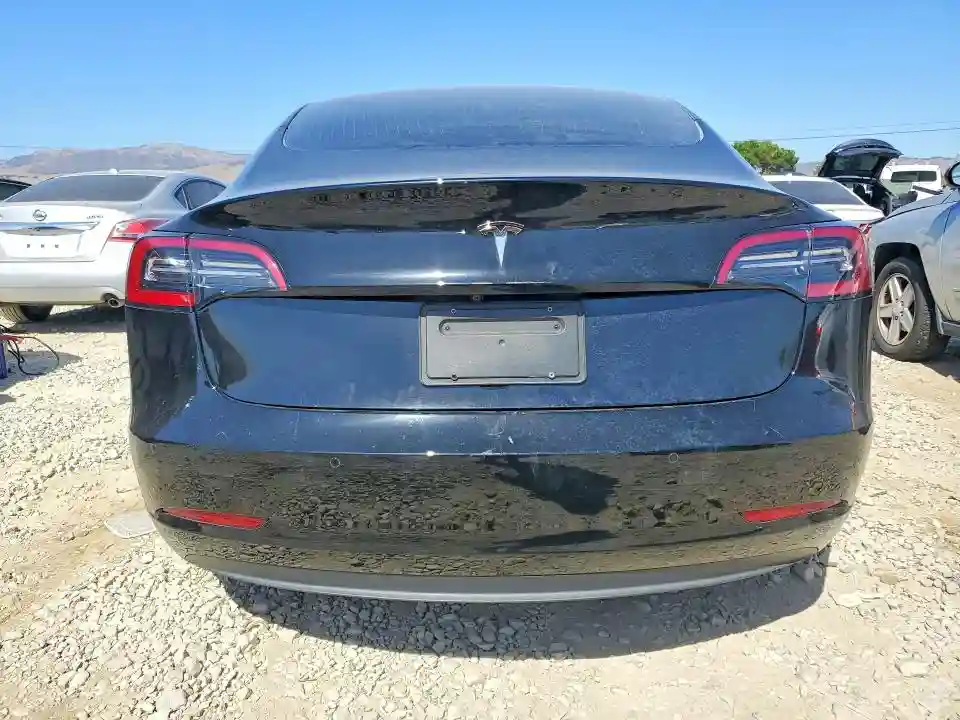 5YJ3E1EAXJF171802 2018 TESLA MODEL 3-5