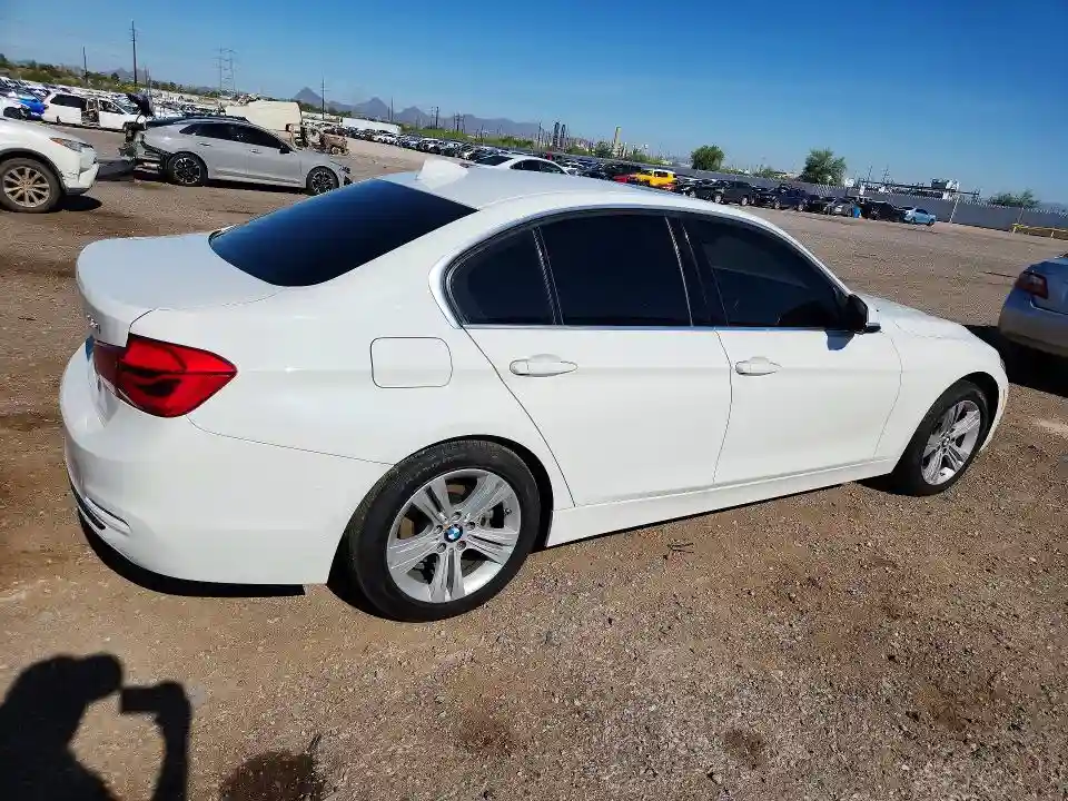 WBA8B9C54JEE81464 2018 BMW 3 SERIES-2