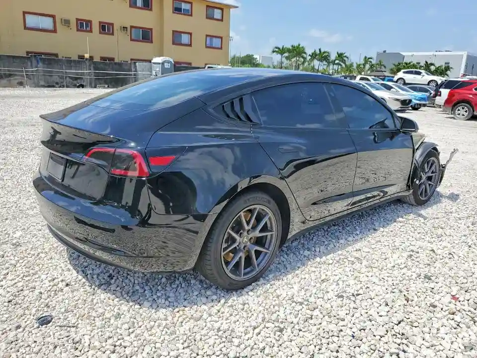 5YJ3E1EA3PF461758 2023 TESLA MODEL 3-2