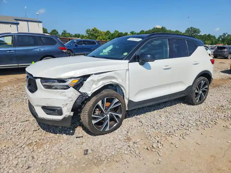 YV4162UM6L2245970 2020 VOLVO XC40-0