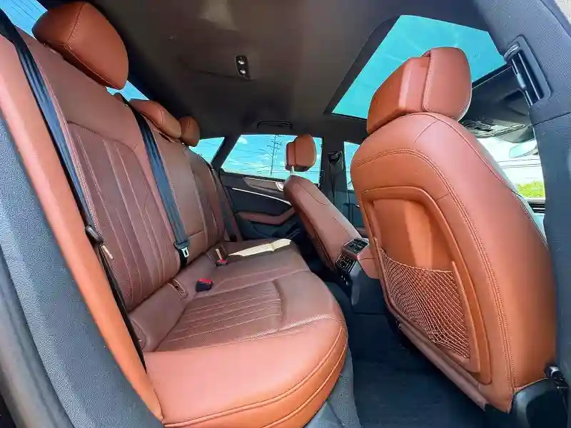 WAUS2AF2XKN045578 2019 AUDI A7-5