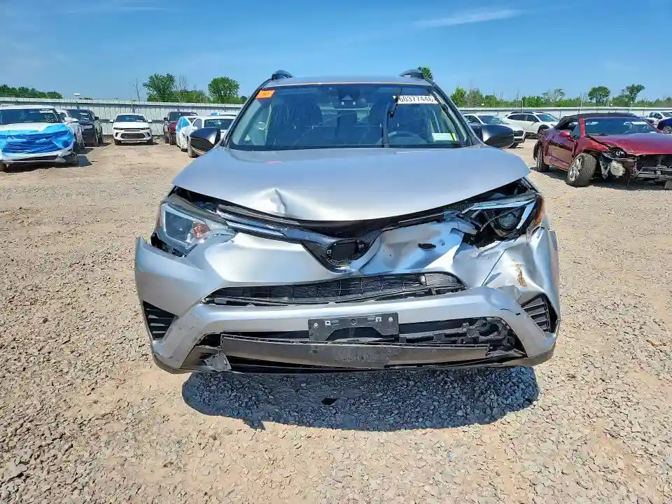 JTMBFREV7JJ252100 2018 TOYOTA RAV4-4